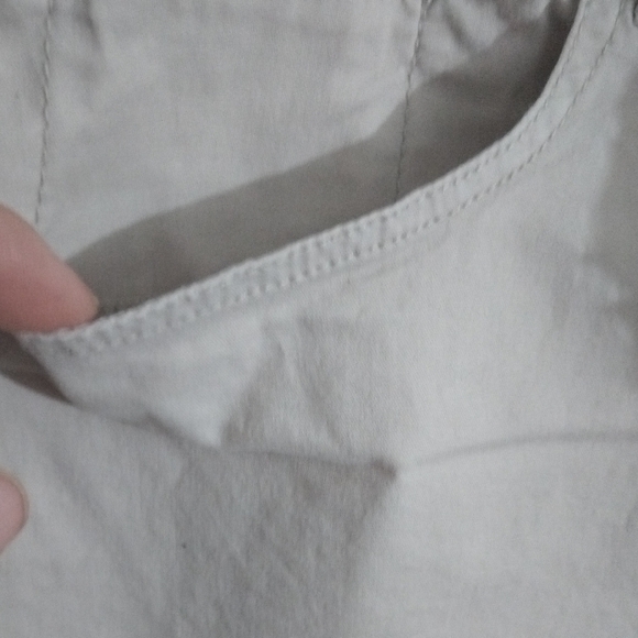 Bandolino Women's Light Beige Shorts - Picture 4 of 8